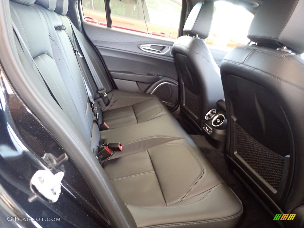 Black Interior 2022 Alfa Romeo Giulia Ti AWD Photo #144187677