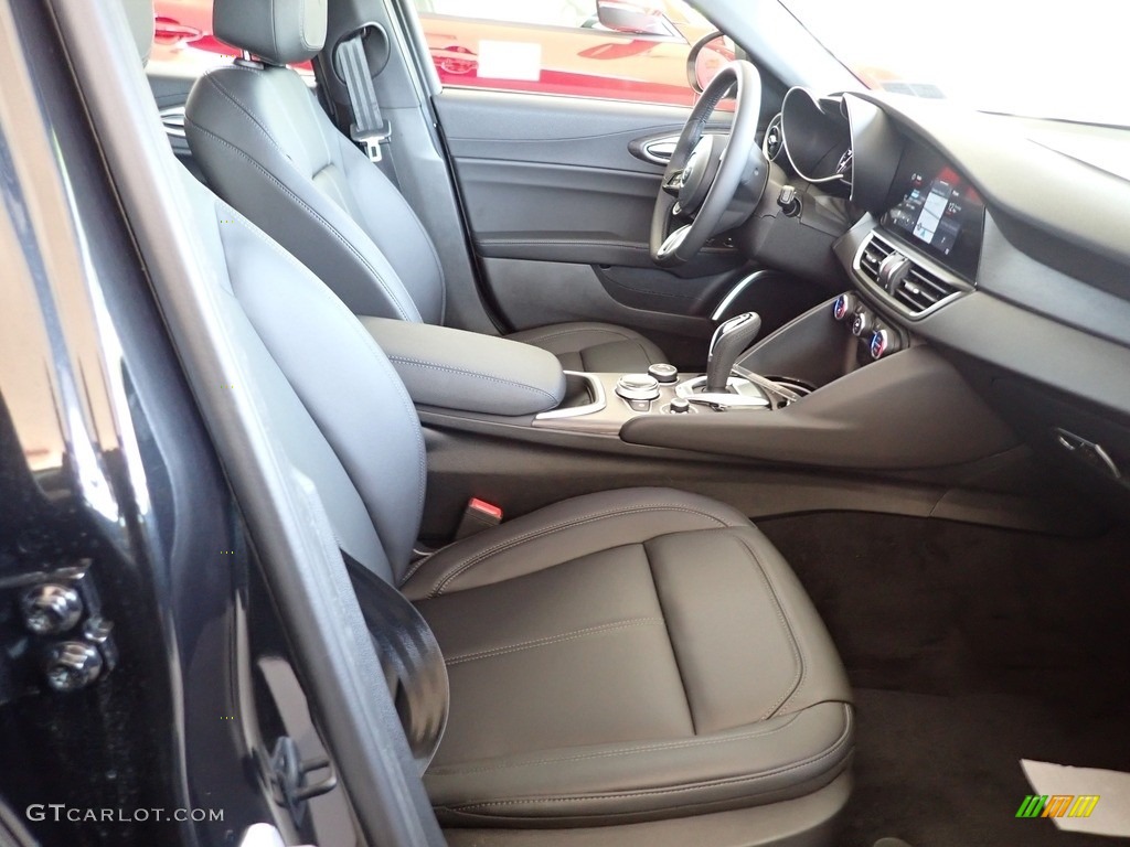 Black Interior 2022 Alfa Romeo Giulia Ti AWD Photo #144187699