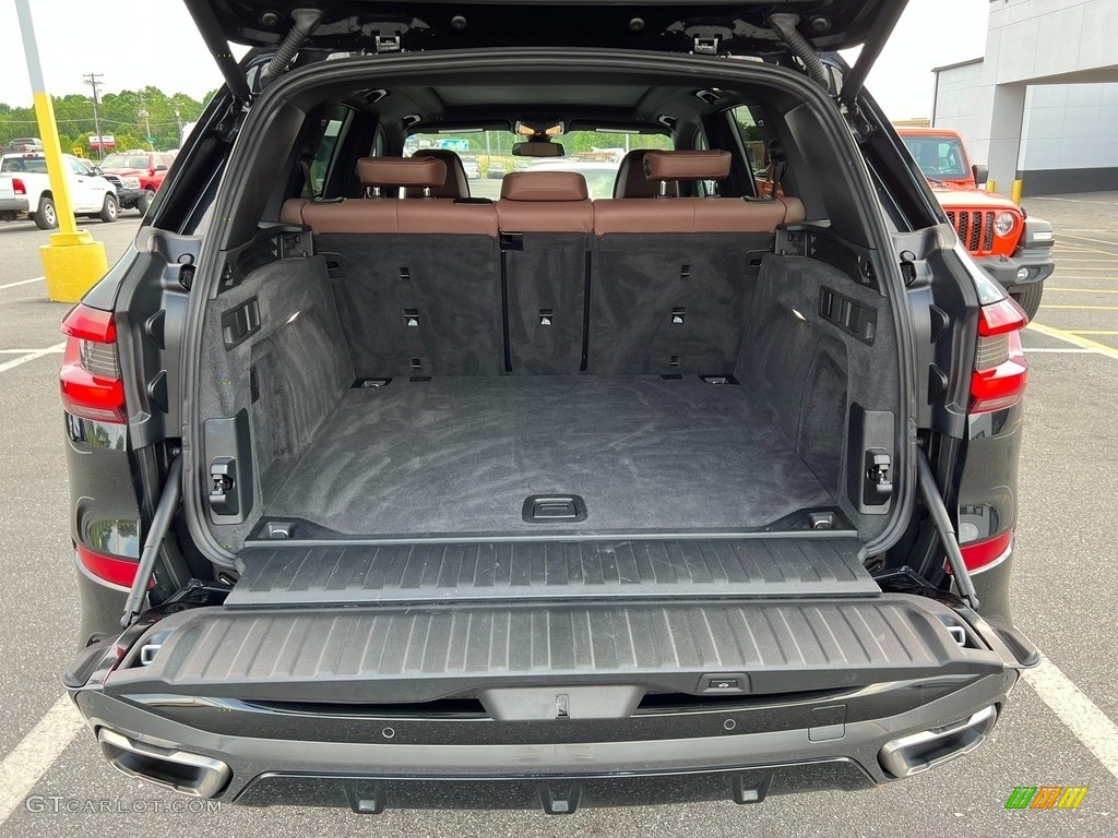 2020 BMW X5 xDrive40i Trunk Photos