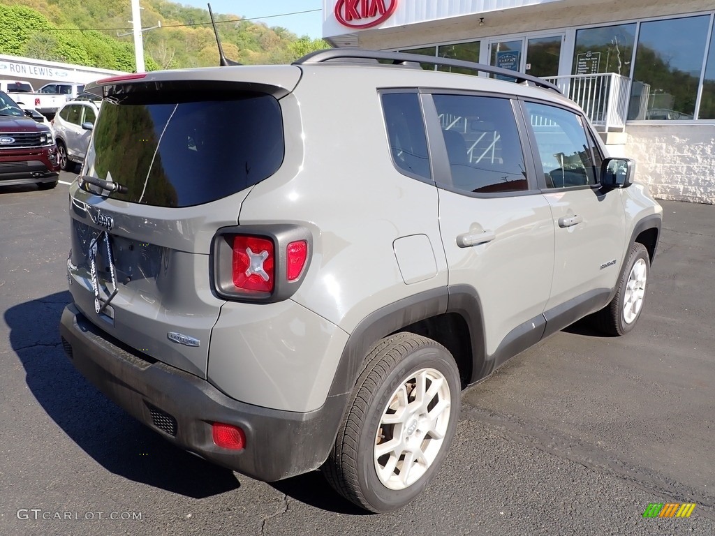 2020 Renegade Latitude 4x4 - Sting-Gray / Black photo #8