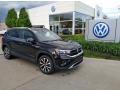 Deep Black Pearl 2022 Volkswagen Taos SE 4Motion Exterior