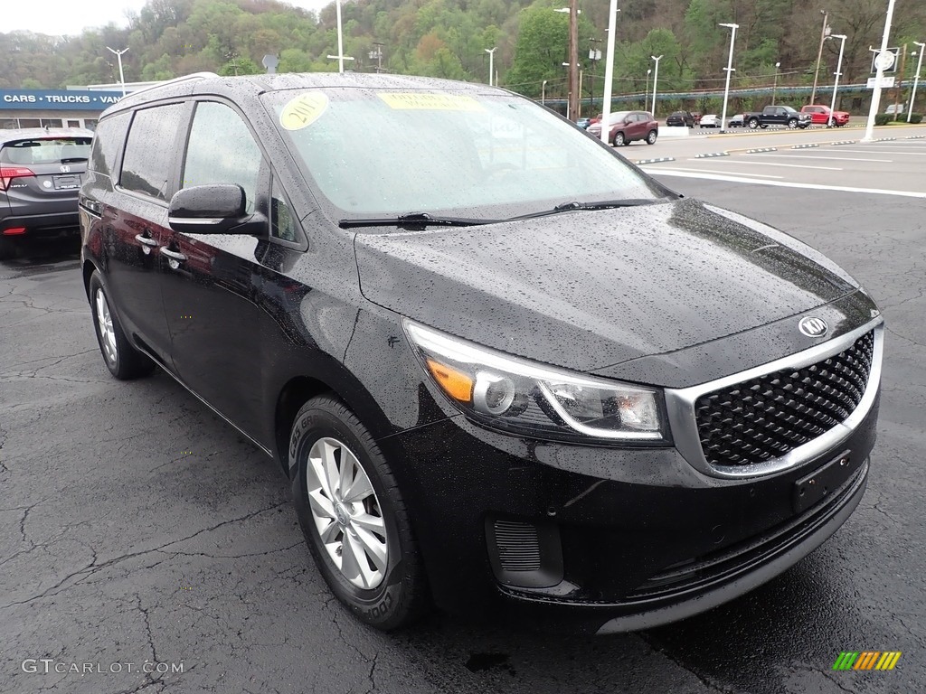 2017 Kia Sedona LX Exterior Photos