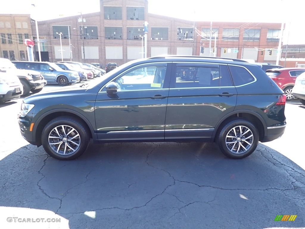 2018 Tiguan SE 4MOTION - Dark Moss Green Metallic / Golden Oak/Black photo #5