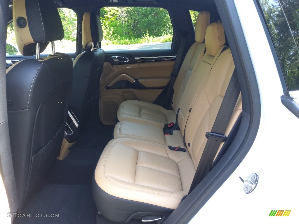 2016 Porsche Cayenne S Rear Seat Photo #144197376