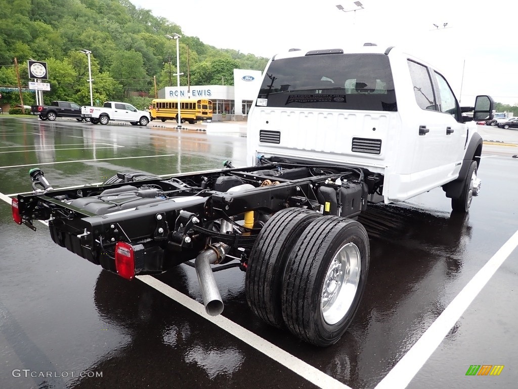 2022 F550 Super Duty XL Crew Cab 4x4 Chassis - Oxford White / Medium Earth Gray photo #8