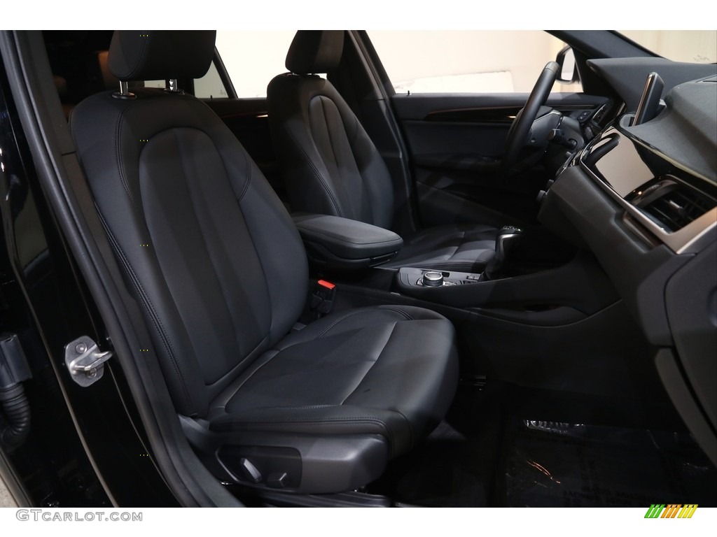 2019 X1 xDrive28i - Jet Black / Black photo #17
