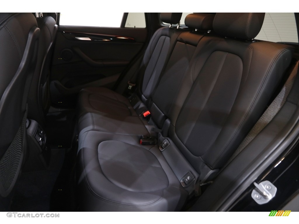 2019 X1 xDrive28i - Jet Black / Black photo #19