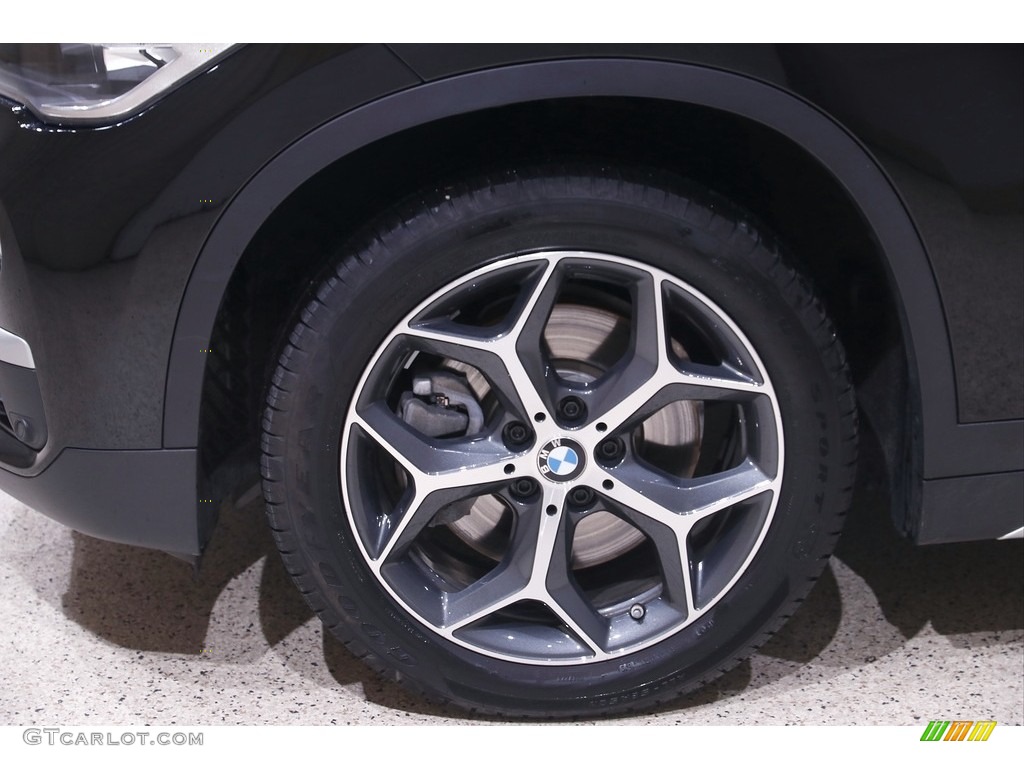 2019 X1 xDrive28i - Jet Black / Black photo #22