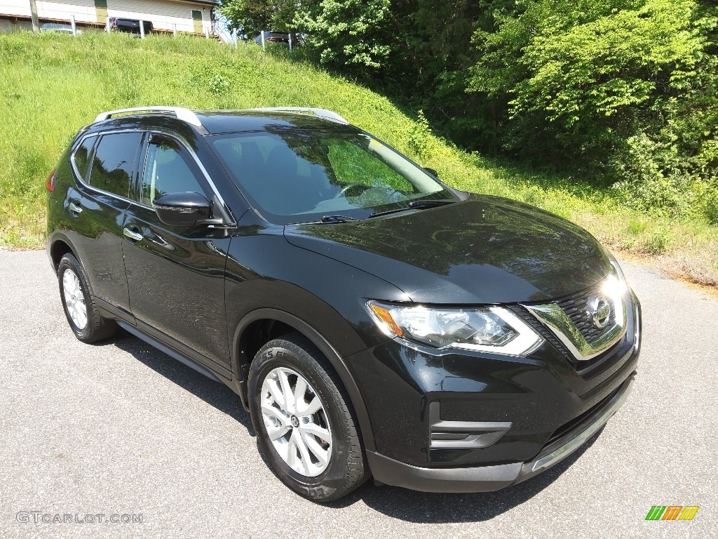 2017 Rogue SV AWD - Magnetic Black / Charcoal photo #4