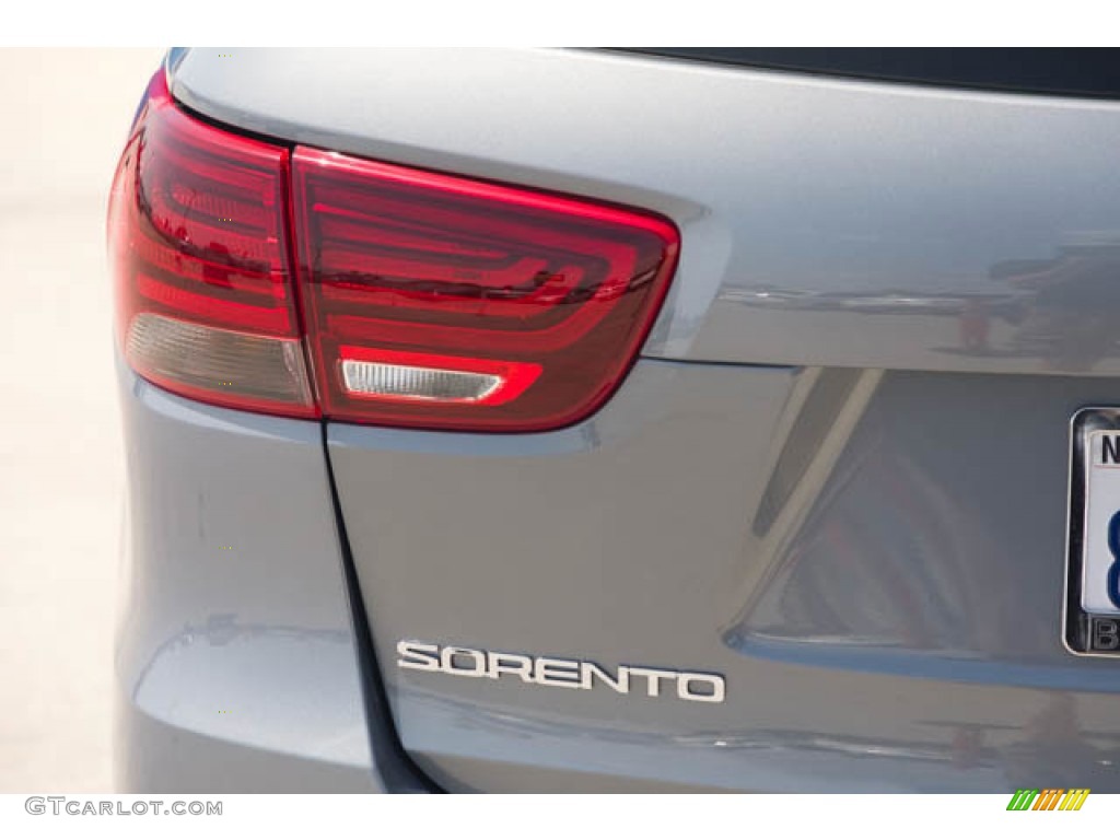 2020 Sorento LX - Everlasting Silver / Black photo #12