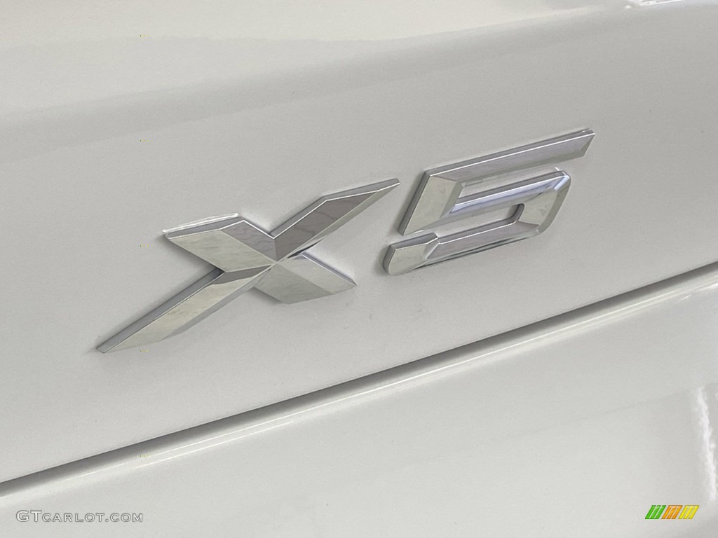 2022 BMW X5 sDrive40i Marks and Logos Photos