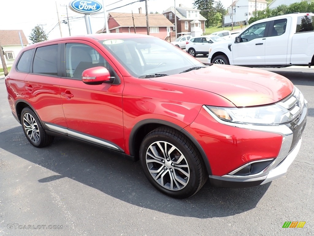 2017 Outlander SE S-AWC - Rally Red Metallic / Black photo #8