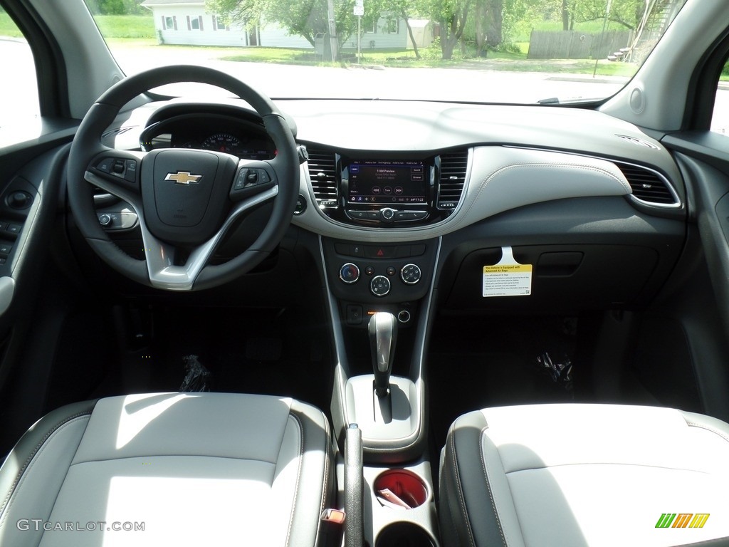 2022 Chevrolet Trax LT AWD Jet Black/Light Ash Gray Dashboard Photo #144213906