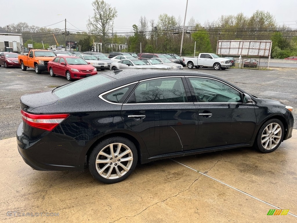 2013 Avalon XLE - Attitude Black Pearl / Black photo #5