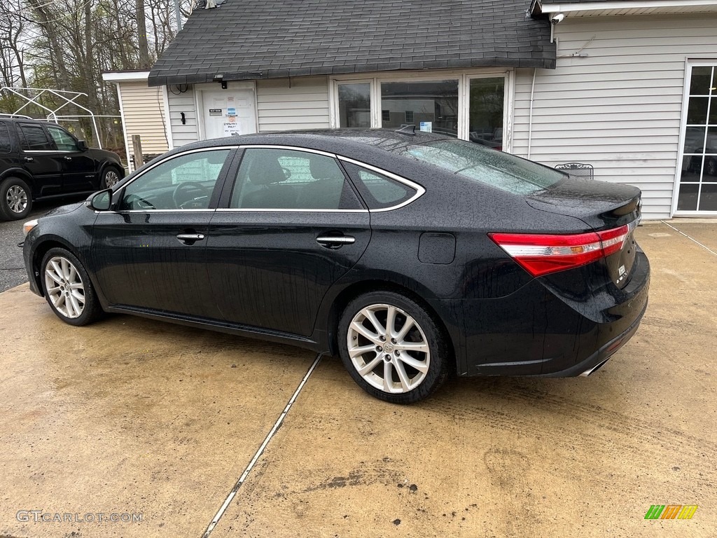 2013 Avalon XLE - Attitude Black Pearl / Black photo #10