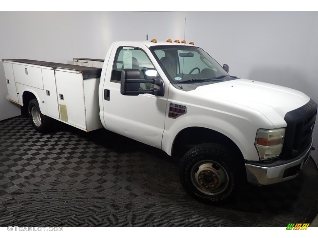 Oxford White Ford F350 Super Duty
