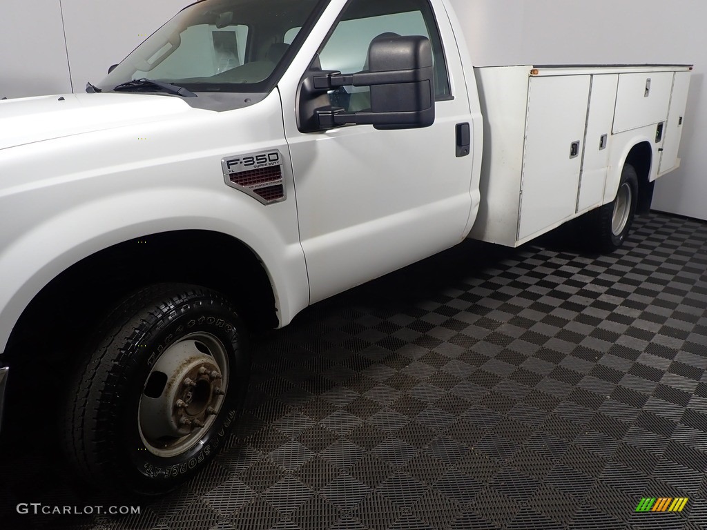 2008 F350 Super Duty XL Regular Cab 4x4 Chassis - Oxford White / Medium Stone photo #9