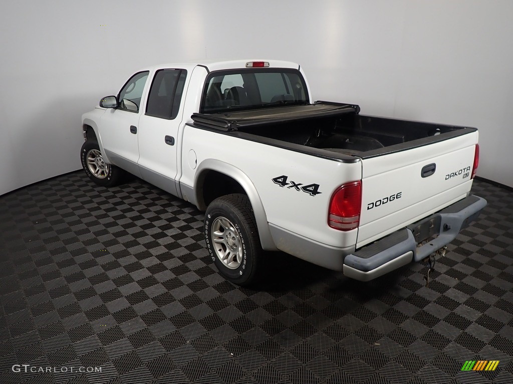 2004 Dakota SLT Quad Cab 4x4 - Bright White / Dark Slate Gray photo #9