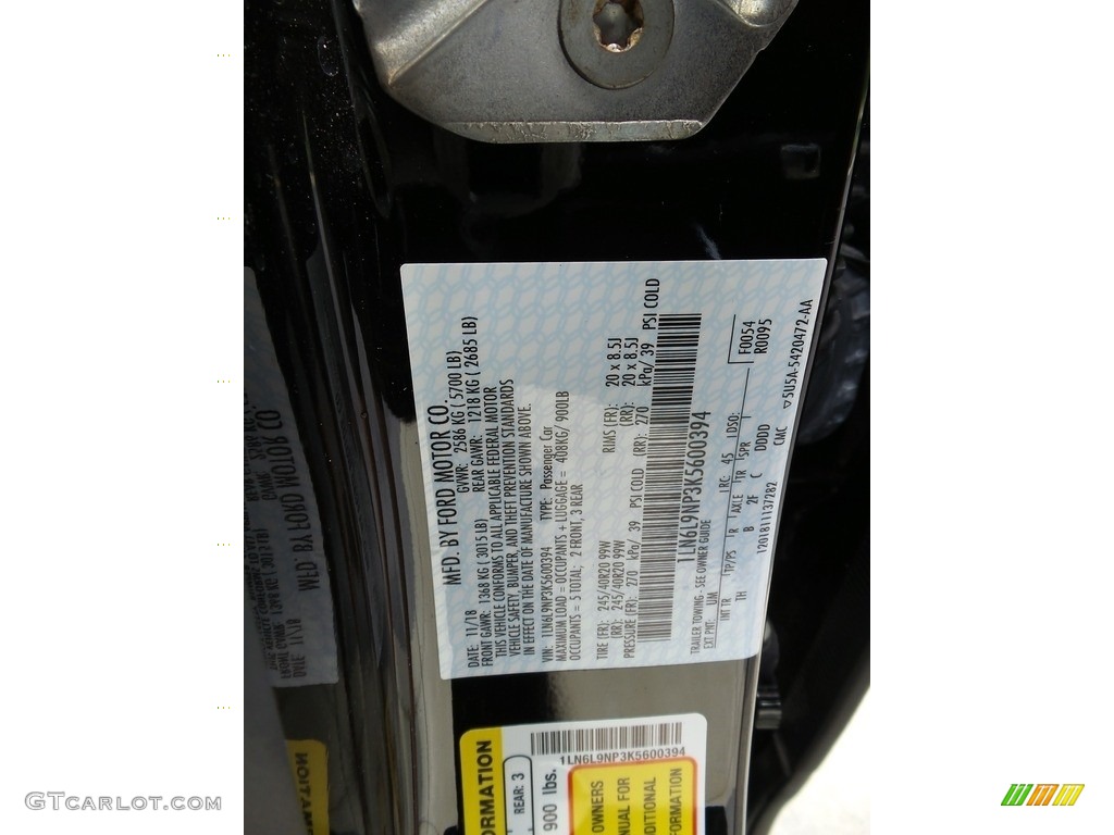 2019 Continental Color Code UM for Infinite Black Metallic Photo #144221955
