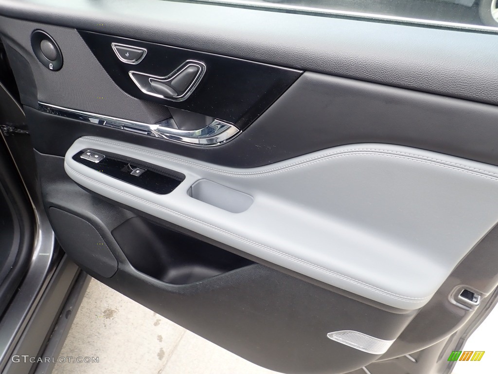 2020 Lincoln Corsair Reserve AWD Medium Slate Door Panel Photo #144224376