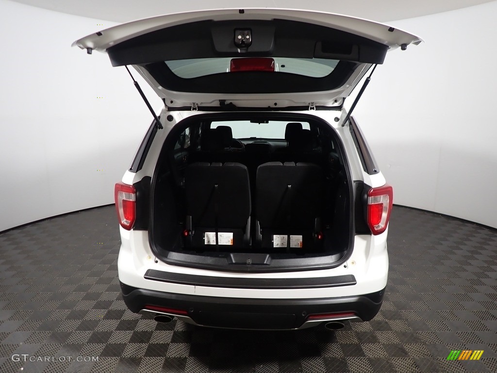 2018 Explorer XLT 4WD - Oxford White / Ebony Black photo #14