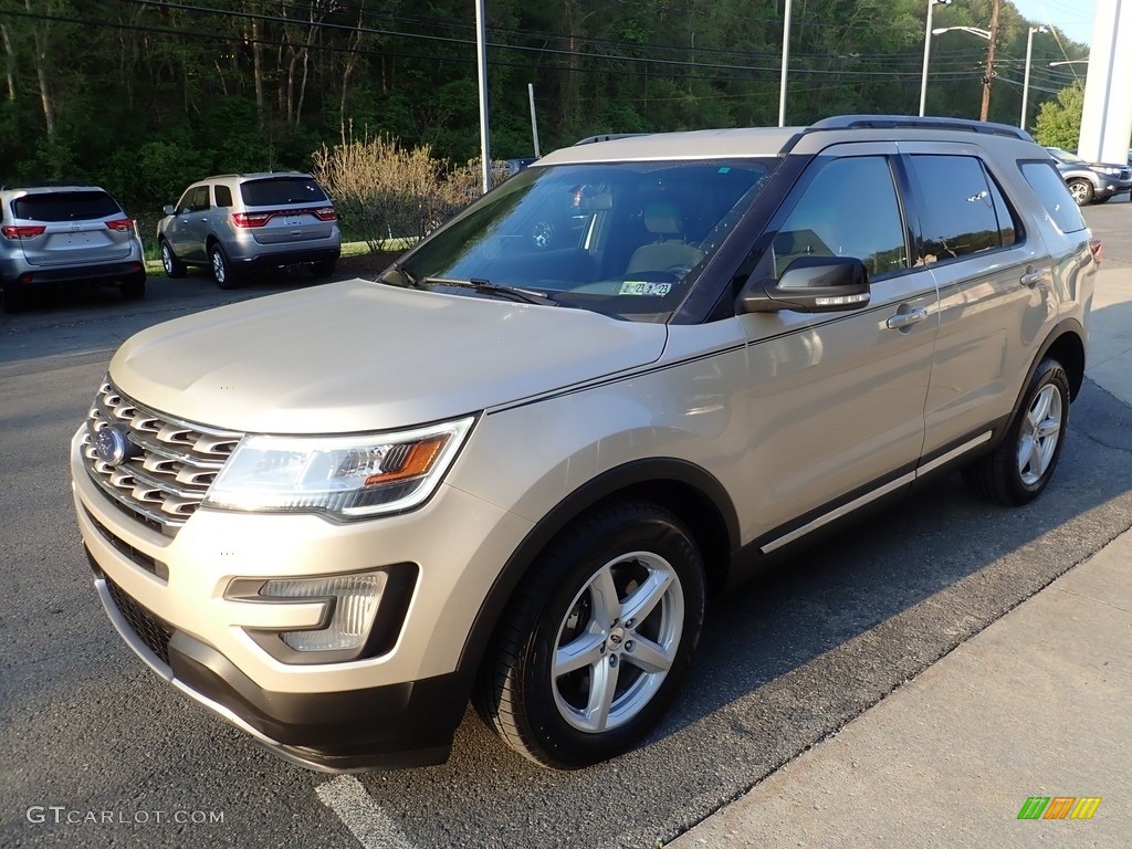 2017 Explorer XLT 4WD - Oxford White / Ebony Black photo #7