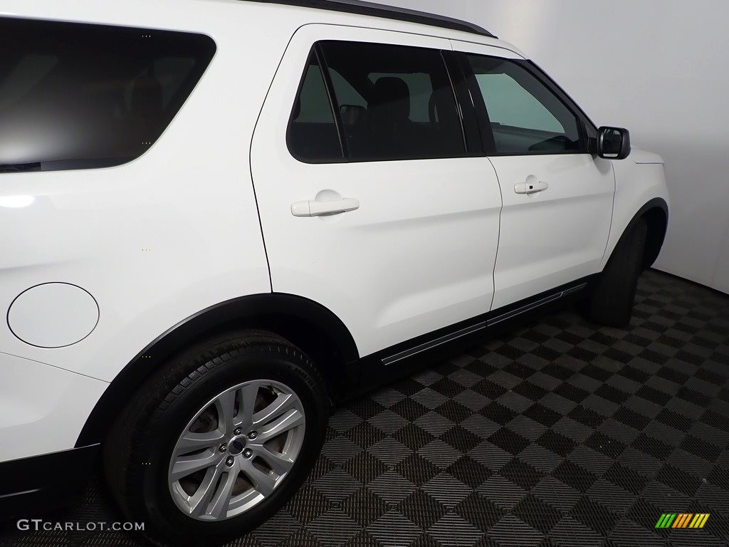 2018 Explorer XLT 4WD - Oxford White / Ebony Black photo #19