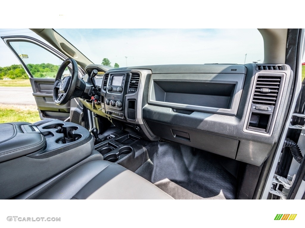 2016 Ram 2500 Tradesman Crew Cab 4x4 Black/Diesel Gray Dashboard Photo #144228042