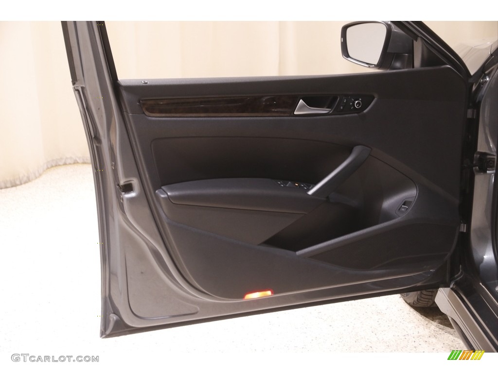 2015 Volkswagen Passat SEL Premium Sedan Titan Black Door Panel Photo #144229860