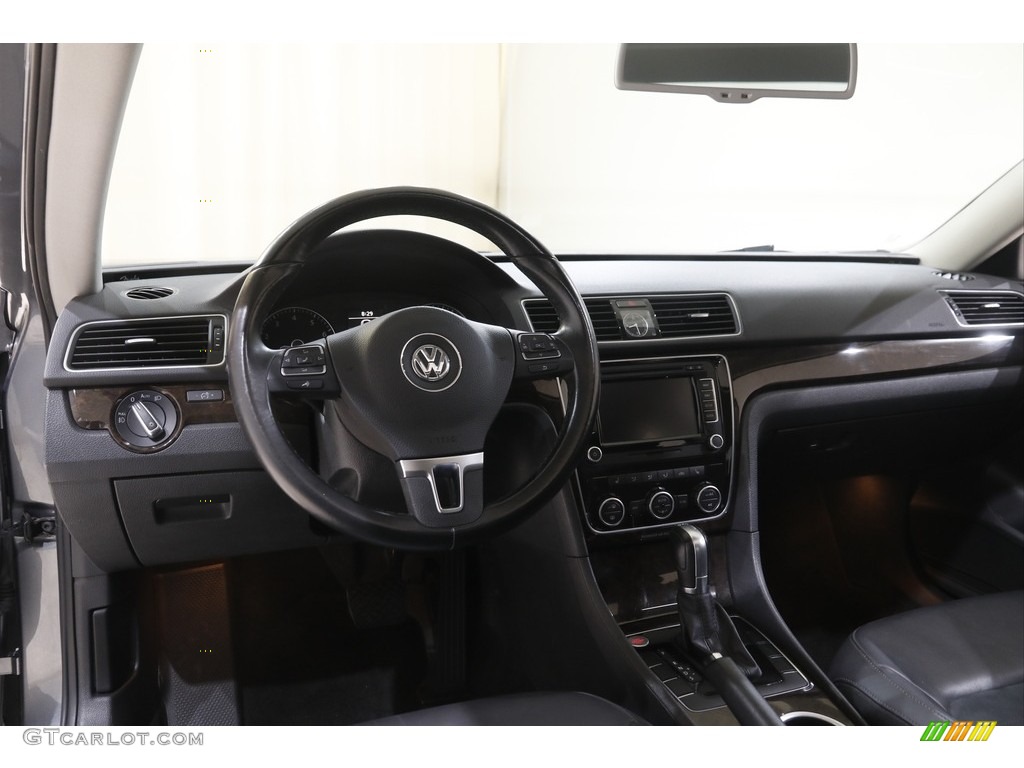 2015 Volkswagen Passat SEL Premium Sedan Titan Black Dashboard Photo #144229896