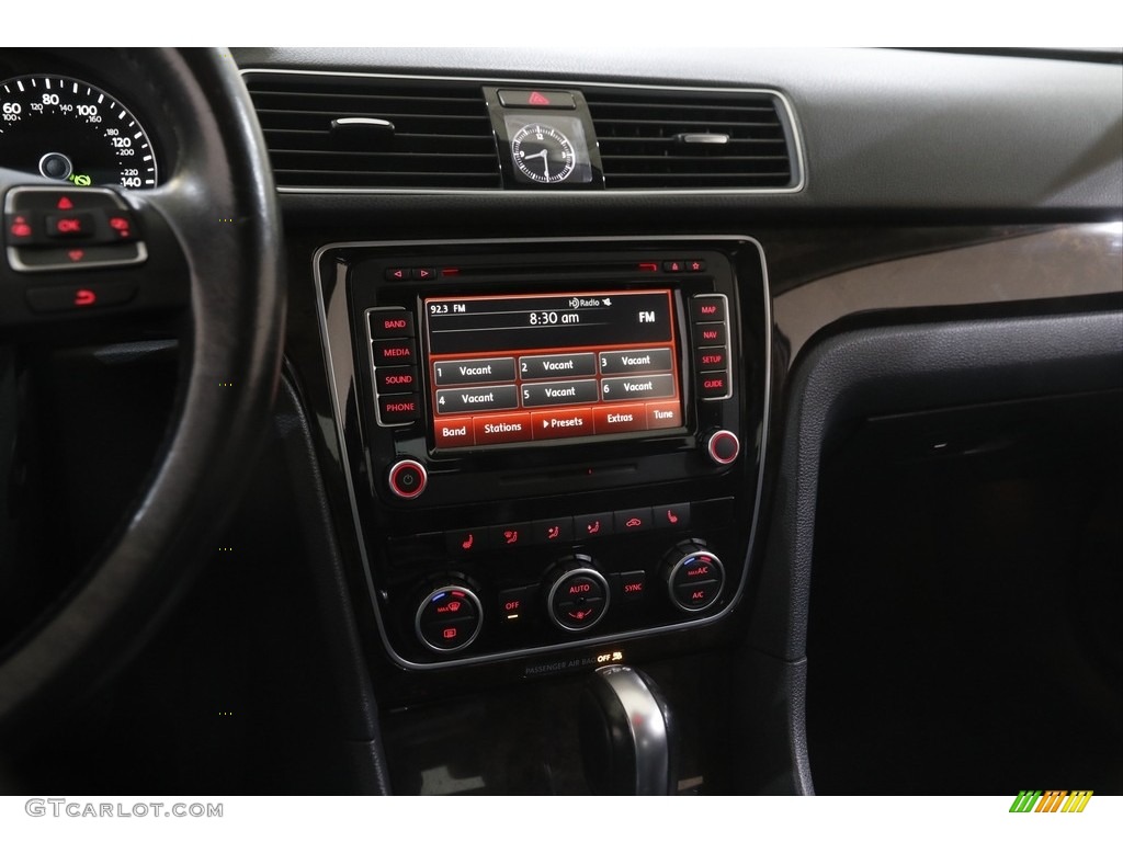 2015 Volkswagen Passat SEL Premium Sedan Controls Photo #144229959