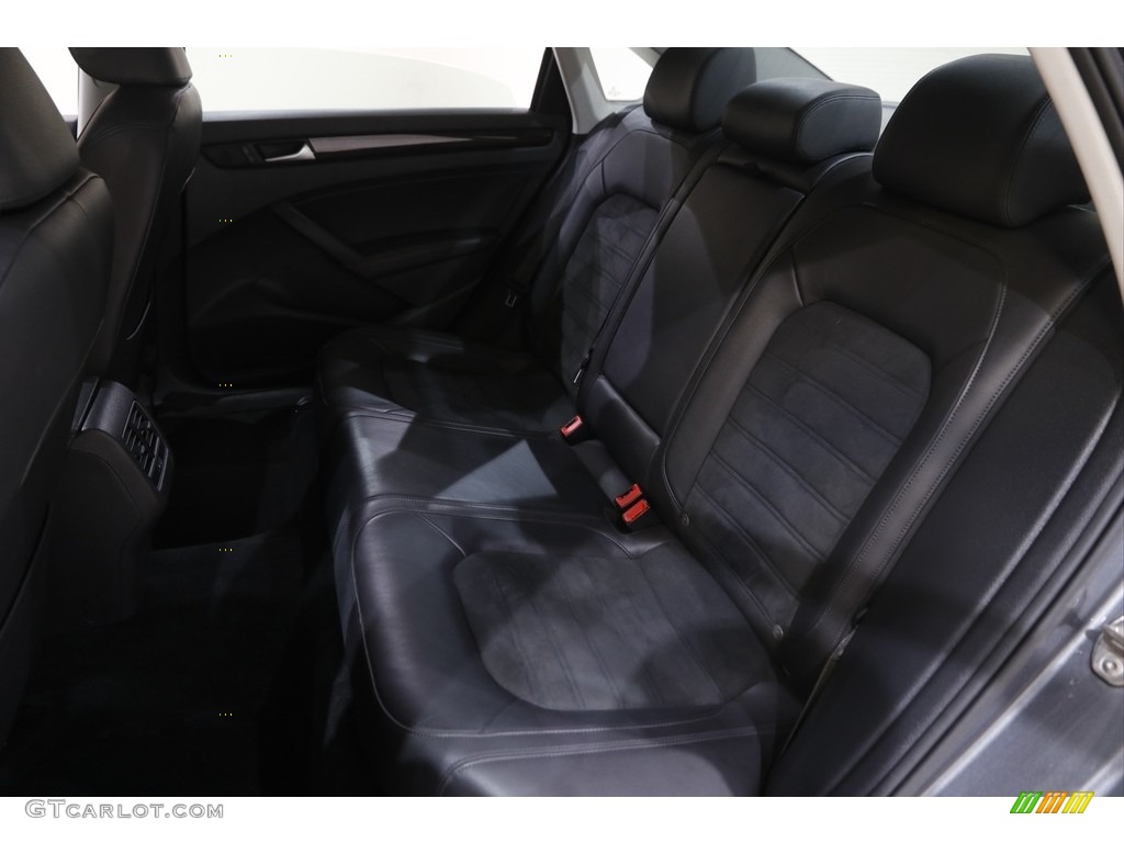 2015 Volkswagen Passat SEL Premium Sedan Rear Seat Photo #144230115