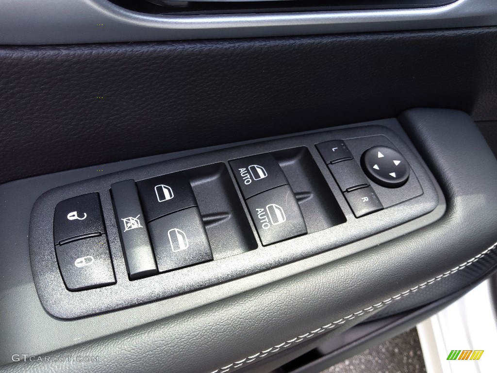2022 Chrysler Pacifica Touring L AWD Controls Photo #144230826