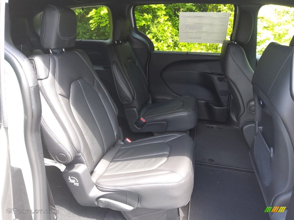 2022 Chrysler Pacifica Touring L AWD Rear Seat Photo #144230949