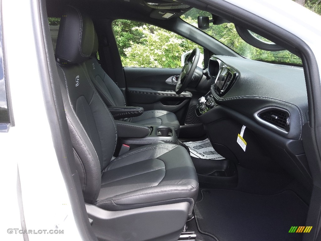 Black Interior 2022 Chrysler Pacifica Touring L AWD Photo #144230973