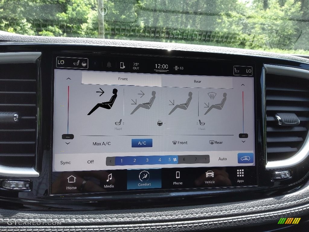 2022 Chrysler Pacifica Touring L AWD Controls Photo #144231132