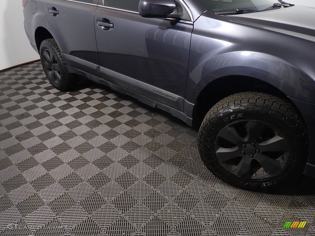 2011 Outback 2.5i Premium Wagon - Graphite Gray Metallic / Off Black photo #4