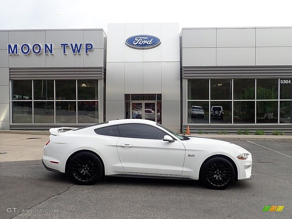 Oxford White Ford Mustang