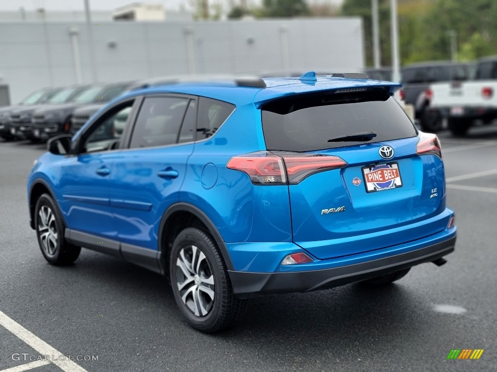 2018 RAV4 LE - Electric Storm Blue / Black photo #16