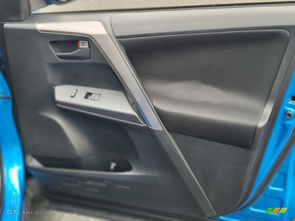 2018 RAV4 LE - Electric Storm Blue / Black photo #21