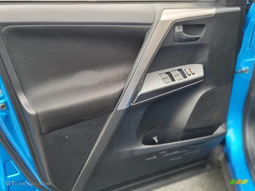 2018 RAV4 LE - Electric Storm Blue / Black photo #33