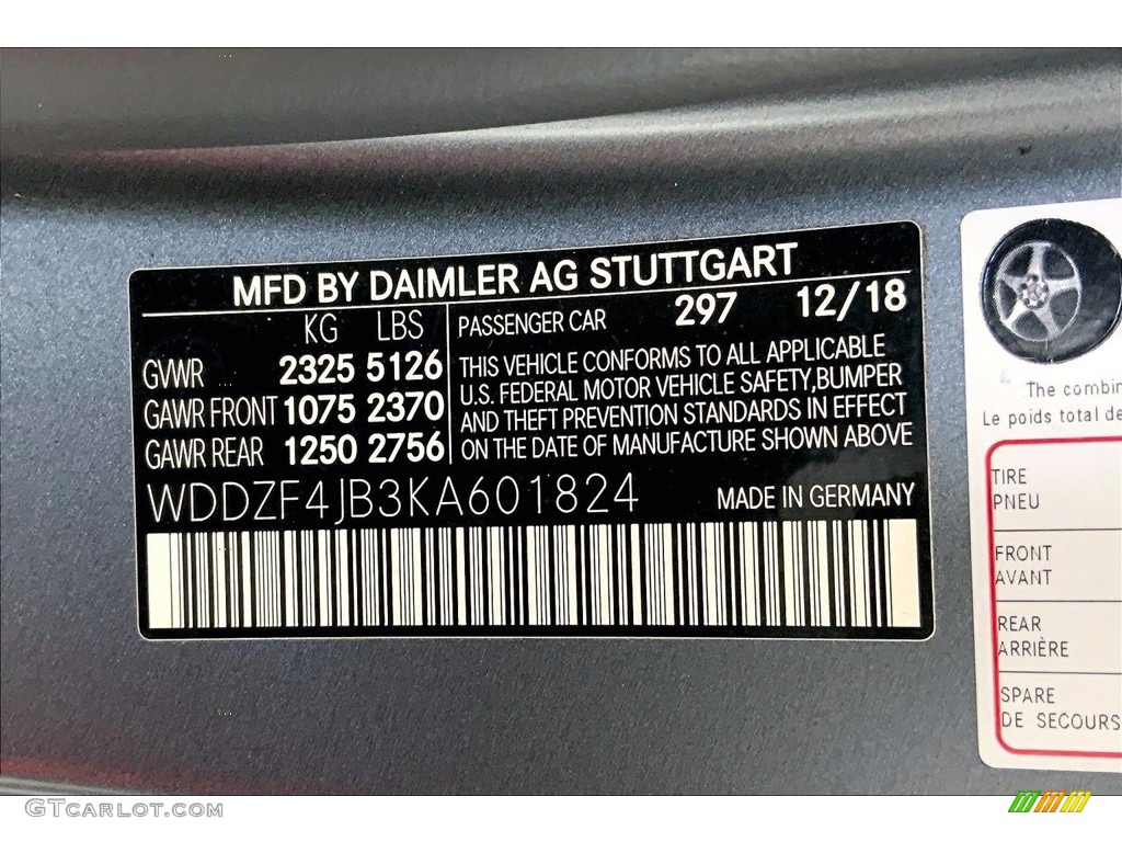 2019 E 300 Sedan - designo Selenite Grey Magno (Matte) / Black photo #33