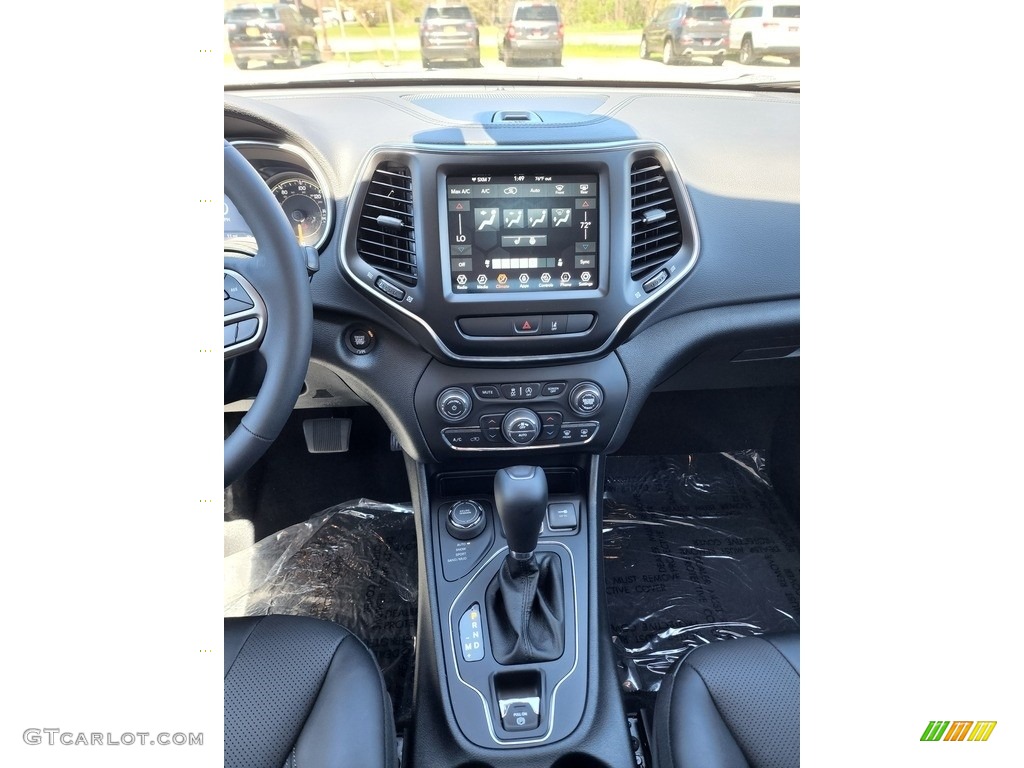 2022 Cherokee Latitude Lux 4x4 - Granite Crystal Metallic / Black photo #6