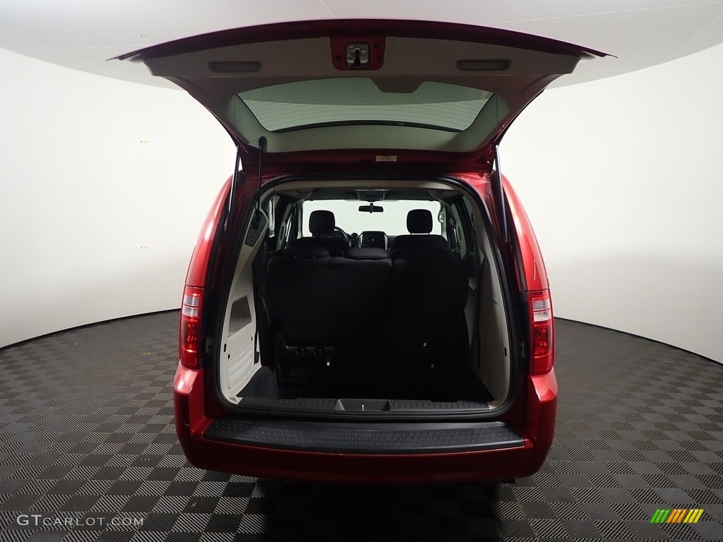 2010 Grand Caravan SXT - Deep Cherry Red Crystal Pearl / Dark Slate Gray/Light Shale photo #11