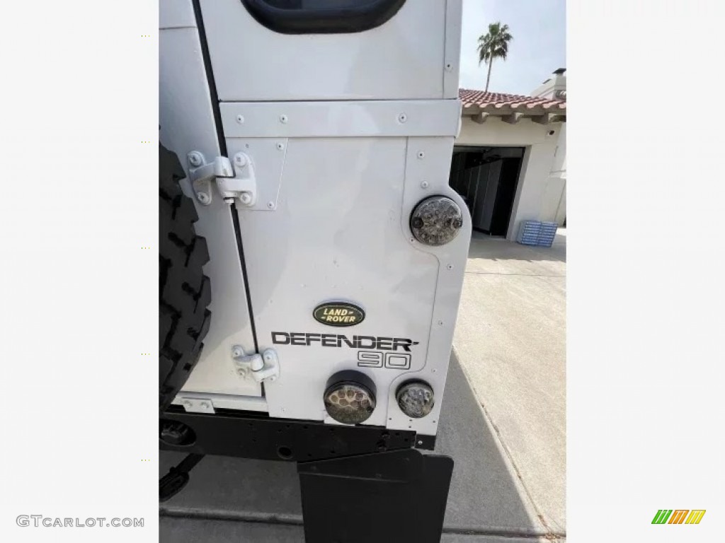 1995 Land Rover Defender 90 Hardtop Marks and Logos Photos