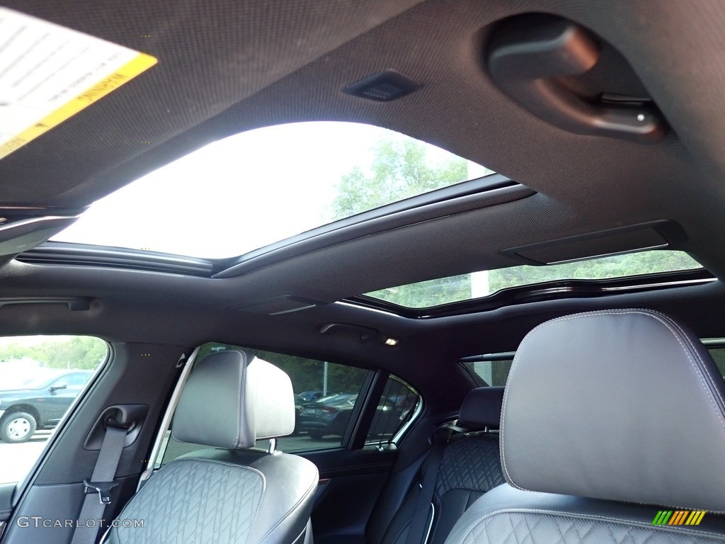 2018 7 Series 750i xDrive Sedan - Mineral White Metallic / Black photo #17