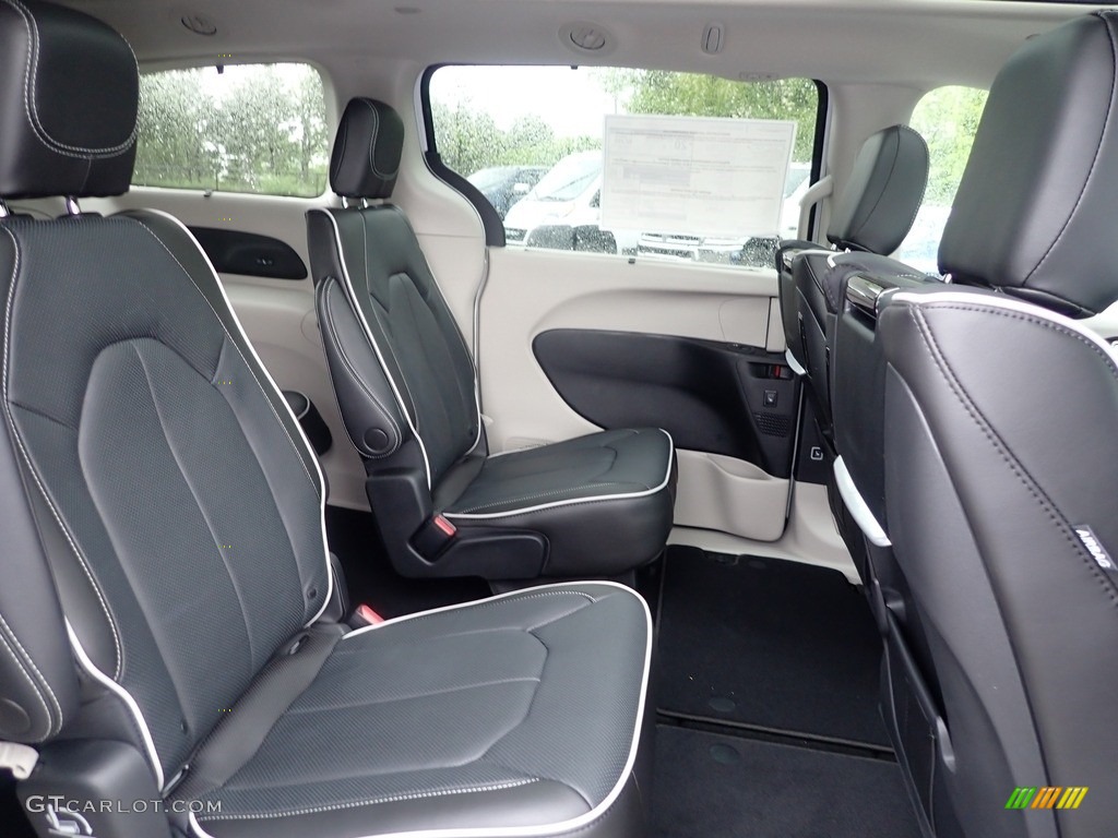 2022 Chrysler Pacifica Limited AWD Rear Seat Photo #144256627