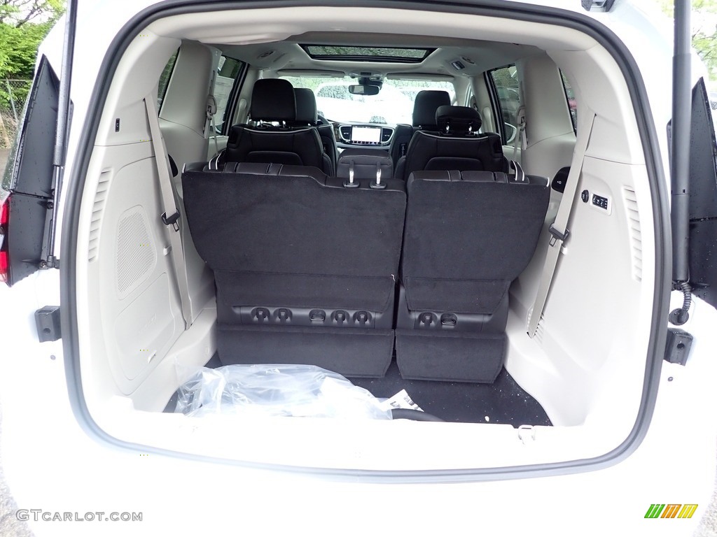 2022 Chrysler Pacifica Limited AWD Trunk Photo #144256657
