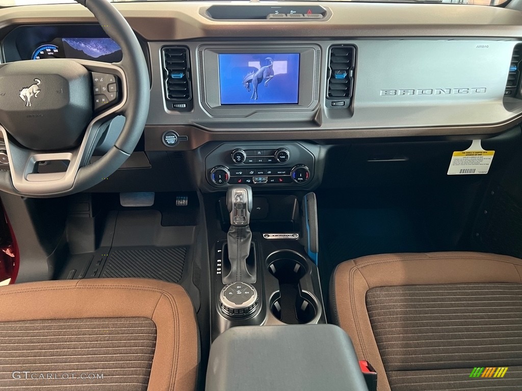 2022 Ford Bronco Outer Banks 4x4 4-Door Roast/Black Onyx Dashboard Photo #144256666