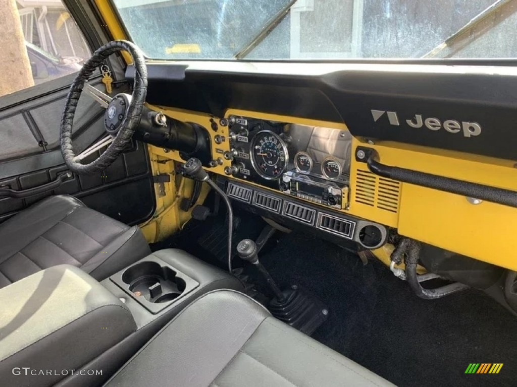 1982 Jeep CJ7 Renegade 4x4 Gray Dashboard Photo #144256690